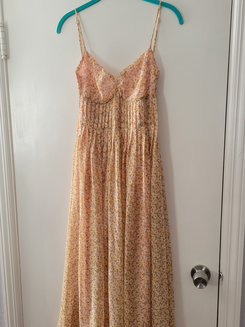 ASTR The Label Floral Pleated Midi Dress